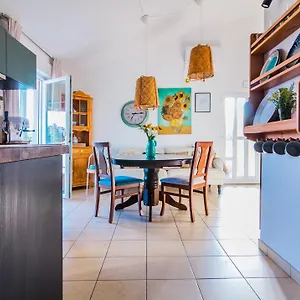 Apartment For Two 200m From The, Pula